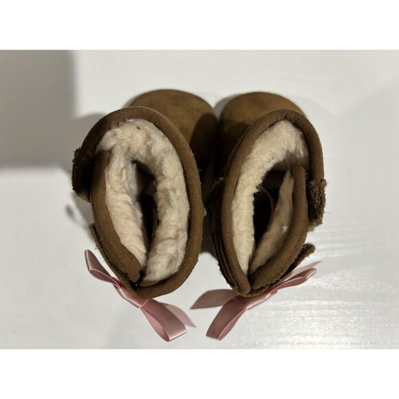 UGG Jesse Bow Baby Ankle Bootie 10084521 Size 2/3 Chestnut - Picture 2 of 8